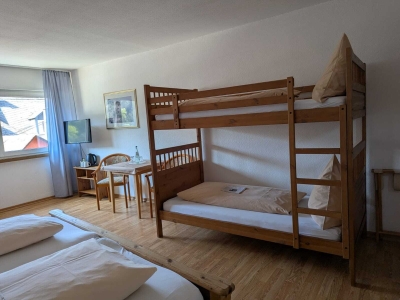 Familienzimmer Gästeh.jpg