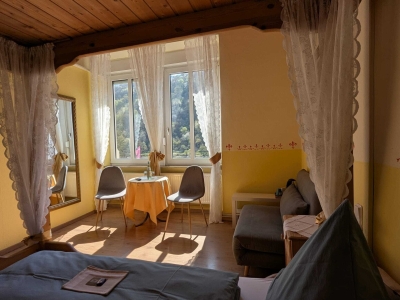 Zimmer Haupthaus.jpg